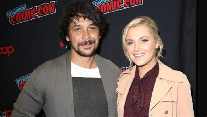 Eliza Taylor Reveals Bob Morley Love Story: ‘The 100’ Star Opens Up – Hollywood Life