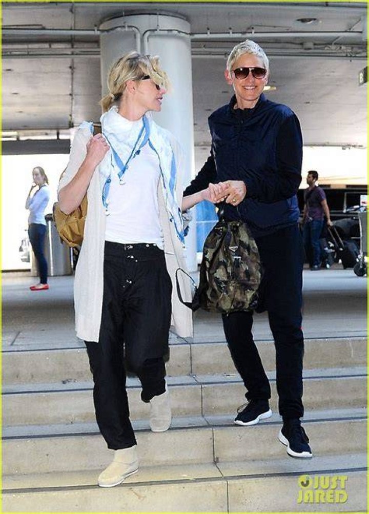 Ellen DeGeneres Holds Hands With Portia de Rossi