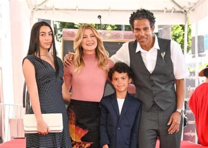 Ellen Pompeo Holds Her Kids&rsquo; Hands