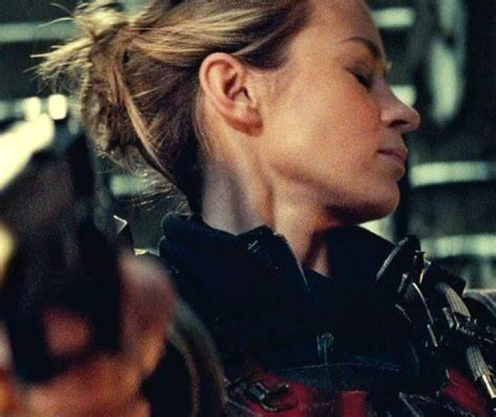 Emily Blunt At ‘Edge Of Tomorrow’ — Get Her Exact Hairstyle At NYC Premiere – Hollywood Life
