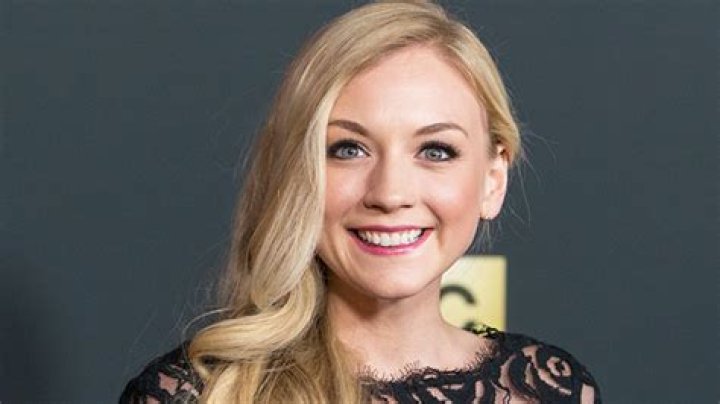Emily Kinney – Hollywood Life
