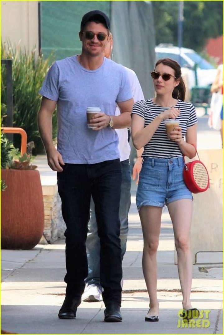 Emma Roberts Garrett Hedlund