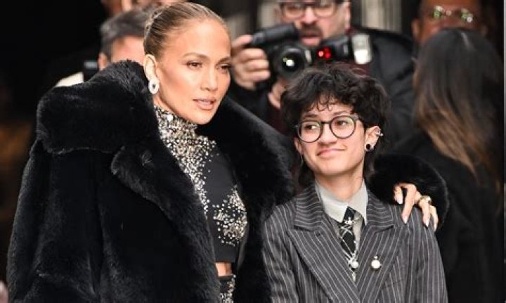 Emme Muniz, Jennifer Lopez
