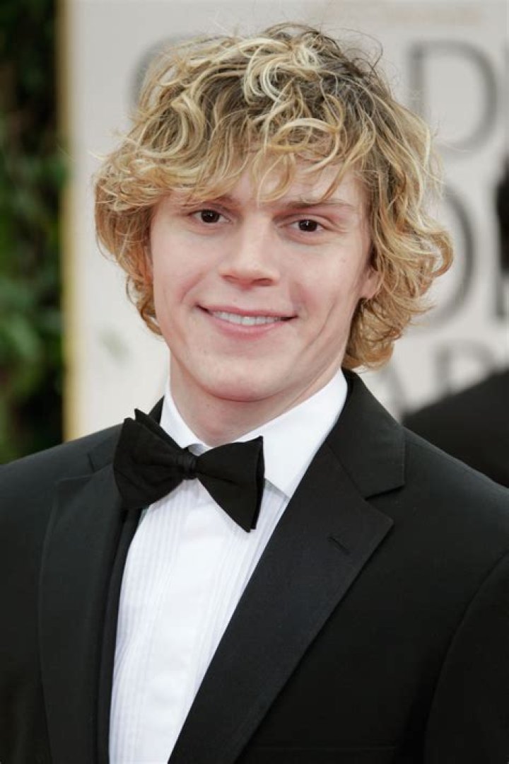 Evan Peters Pics