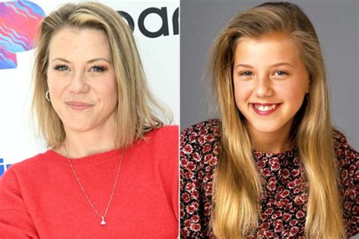 Exclusive - Jodie Sweetin, Candace Cameron Bure and Andrea Barber seen at Netflix Premiere of "Fuller House" at The Grove - Pacific Theatres, in Los Angeles, CA Netflix Premiere of "Fuller House", Los Angeles, USA