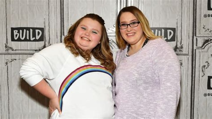 EXCLUSIVE: Honey Boo Boo and her family are seen enjoying a day at the beach in LA. The reality TV star, 16, has been on vacation in the city and took a trip to the ocean in Santa Monica, CA. Honey Boo Boo, real name Alana Thompson, was joined by her older boyfriend Dralin Carswell, 20, and the pair were seen playing on the sand. Also present was Lauryn &lsquo;Pumpkin&rsquo; Efird who brought her newborn twins Sylus and Stella to the shoreline along with her other children Ella, four, and Bentley, 11 months. Alana wore a cute pair of pink shorts and a white T-shirt and was seen laughing as she held little Bentley. 06 Jul 2022 Pictured: Honey Boo Boo and Pumpkin cool off in the ocean while taking refuge from the sweltering heat in L.A. with Josh, Dralin and Pumpkin's newborn twins at Santa Monica Beach in Los Angeles. Photo credit: Garrett Press/MEGA TheMegaAgency.com +1 888 505 6342 (Mega Agency TagID: MEGA875497_005.jpg) [Photo via Mega Agency]