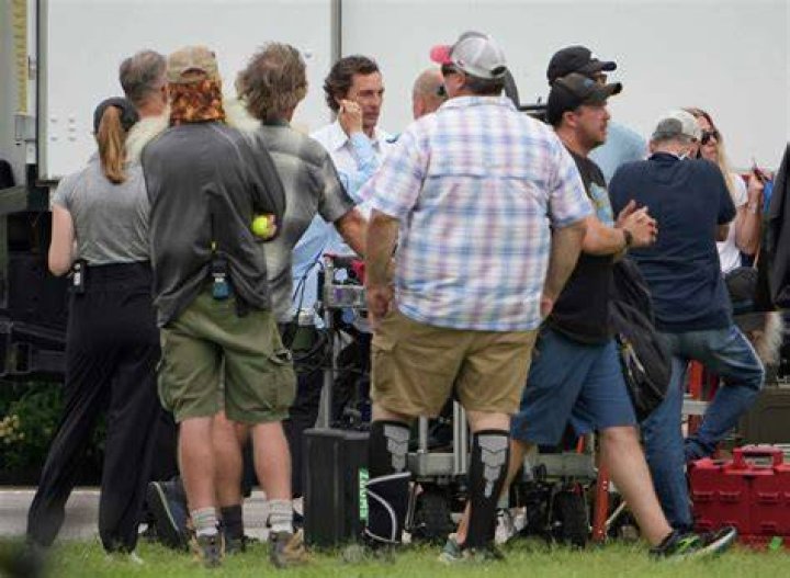 EXCLUSIVE: Woody Allen filming in Paris on the Film WASP22 with actor Niels Schneider in Paris October 22th 2022. 22 Oct 2022 Pictured: Woody Allen. Photo credit: KCS Presse / MEGA TheMegaAgency.com +1 888 505 6342 (Mega Agency TagID: MEGA910334_012.jpg) [Photo via Mega Agency]