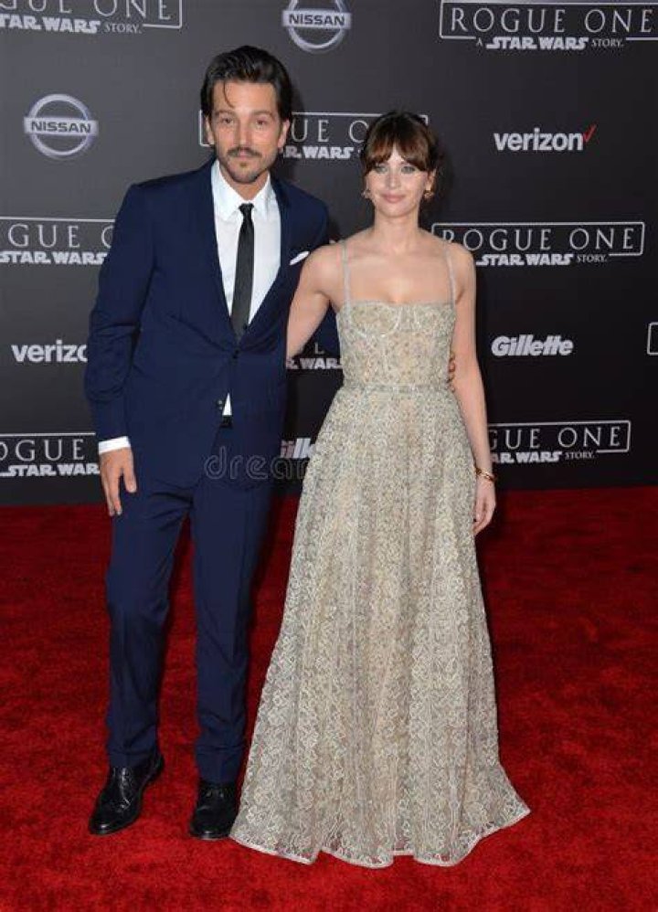 Felicity Jones & Diego Luna As Jyn & Cassian