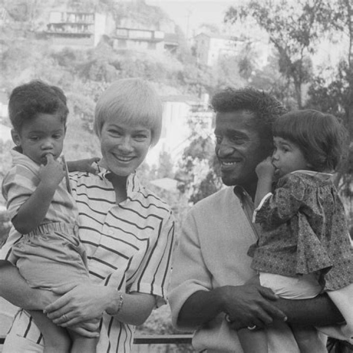 Find Out About His Four Children – Hollywood Life