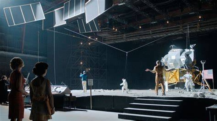 ‘First Man’s Josh Singer: Why It Felt ‘Right’ To Not End The Movie With The Moon Landing