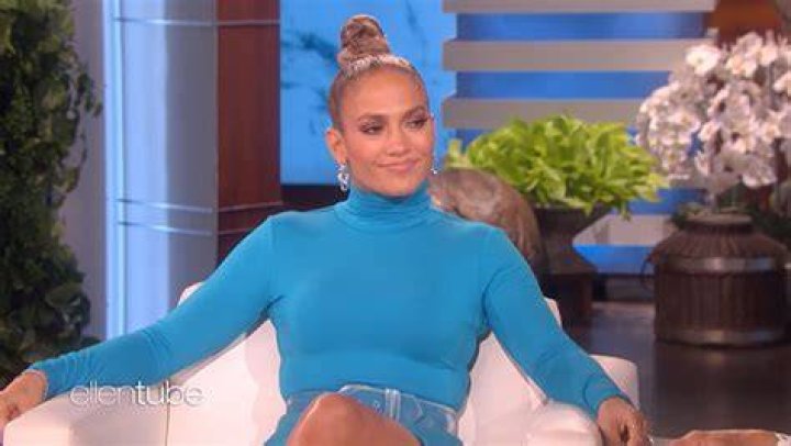 Flashes Her Spanx On ‘Ellen’ – Hollywood Life