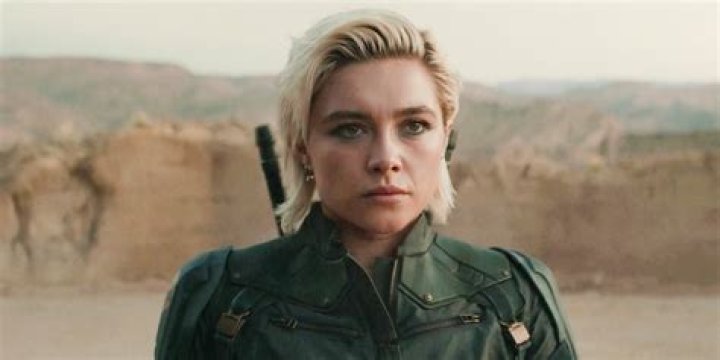 Florence Pugh Goes Green for &lsquo;Marriage Story&rsquo; Premiere