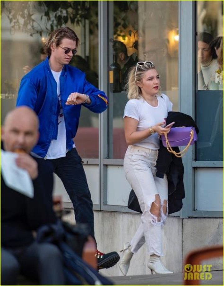 Florence Pugh Holds Hands With Zach Braff