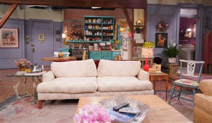 ‘Friends’ Cast Films Reunion: See Pics Of Iconic Fountain, Monica’s Apartment & More