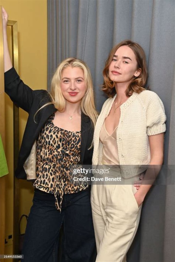Gabriella Brooks & Anais Gallagher
