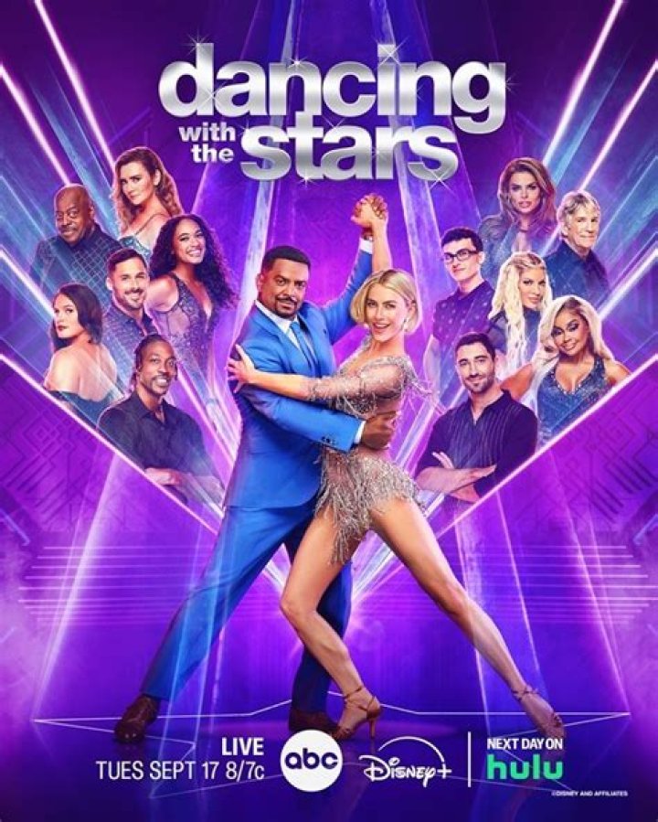 Gavin DeGraw Performs ‘One Tree Hill’ Theme Song For Jana Kramer’s ‘DWTS’ Dance