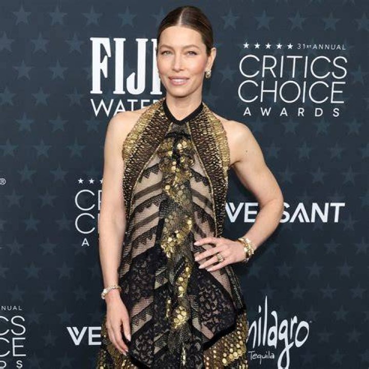 Get Jessica's Biel's Amazing Abs: Expert Tips To Get Yours Toned, Too