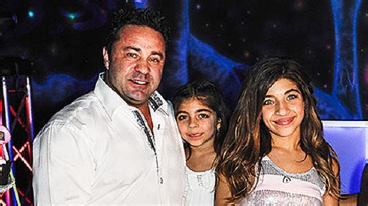 Gia Giudice, 18, & Milania, 14, Send Off Dad Joe With Touching Tributes As He Leaves For Italy: ‘Love You Forever’