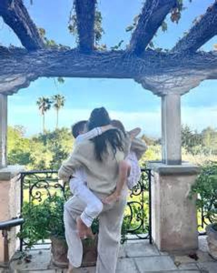 Gigi Hadid Reminisces About Her Pregnancy With Bare Baby Bump Photos From 1 Year Ago