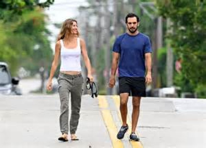 Gisele Bundchen Out & About With Vivian