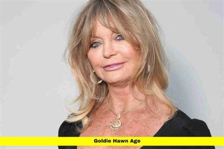 Goldie Hawn Spends Time On A Yacht In Italy