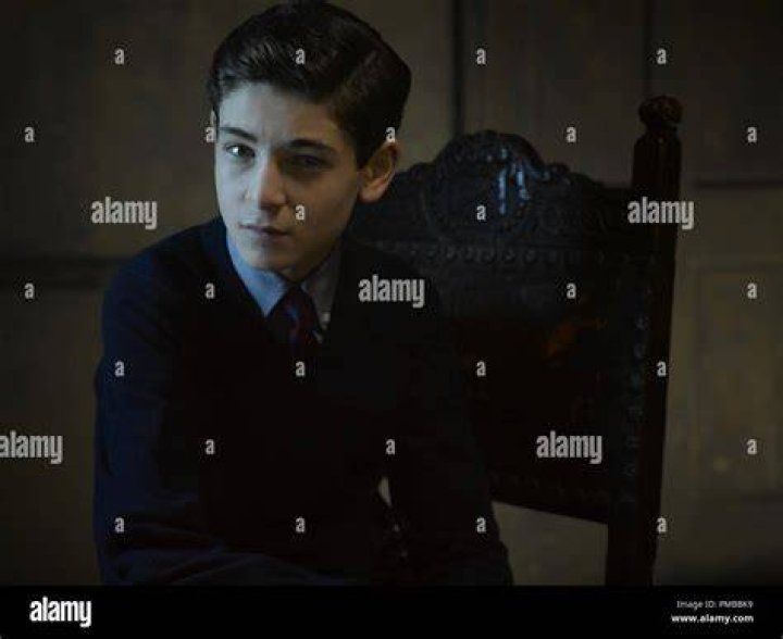 GOTHAM: David Mazouz as Bruce Wayne. Season 5 of GOTHAM premieres Thursday, Jan. 3 (8:00-9:00 PM ET/PT) on FOX. &copy;2018 Fox Broadcasting Co. Cr: JUSTIN STEPHENS / FOX