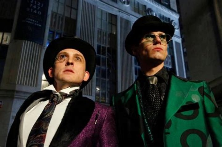 GOTHAM: L-R: Robin Lord Taylor as Oswald Cobblepot / Penguin, Cory Michael Smith as Edward Nygma / The Riddler, Donal Logue as Detective Harvey Bullock, Ben McKenzie as Detective James Gordon, David Mazouz as Bruce Wayne, Chris Chalk as Lucius Fox, Camren Bicondova as Selina Kyle / the future Catwoman, Sean Pertwee as Alfred Pennyworth and Erin Richards as Barbara Kean. Season 5 of GOTHAM premieres Thursday, Jan. 3 (8:00-9:00 PM ET/PT) on FOX. &copy;2018 Fox Broadcasting Co. Cr: JUSTIN STEPHENS / FOX
