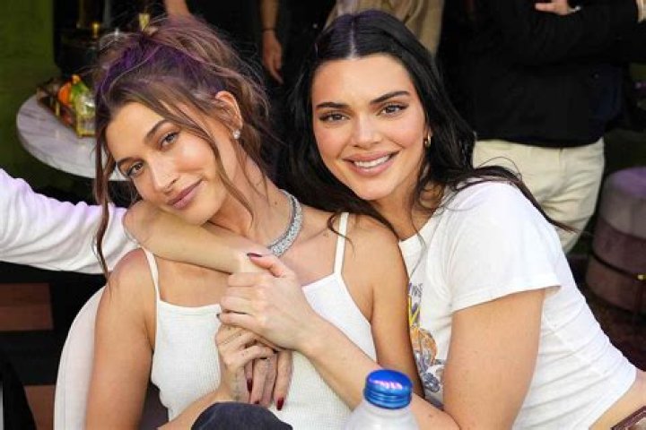 Hailey Baldwin & Kendal Jenner