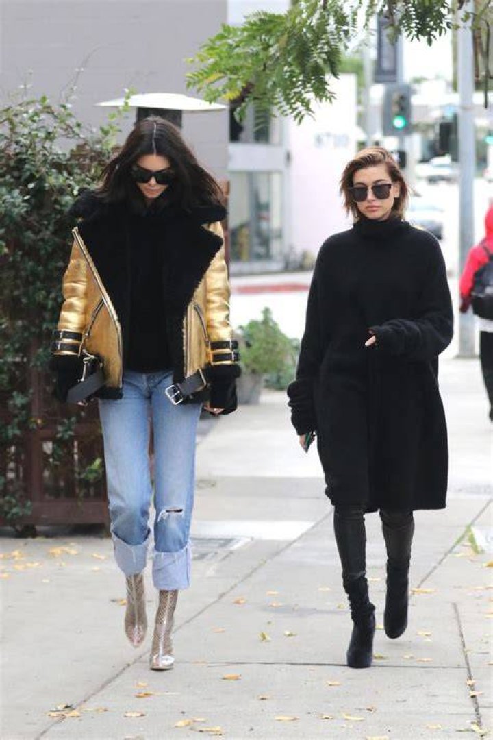 Hailey Baldwin & Kendall Jenner