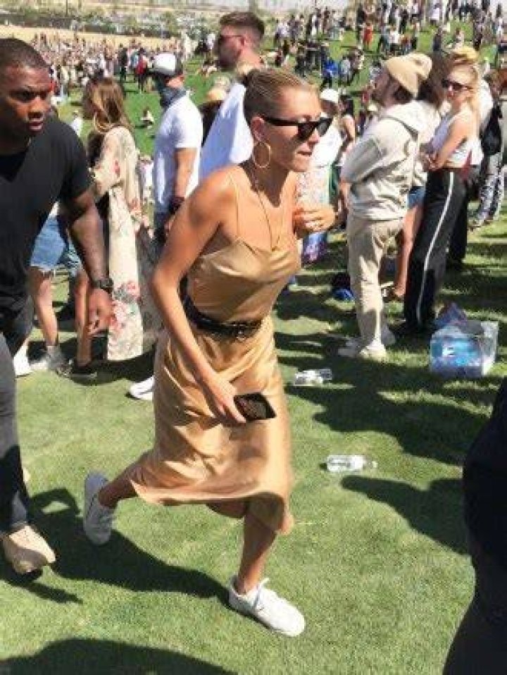 Hailey Baldwin’s Coachella Outfits — See Her Best Looks – Hollywood Life
