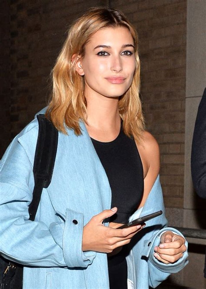 Hailey Baldwin’s Pink Hair Makeover – Before & After Photos – Hollywood Life
