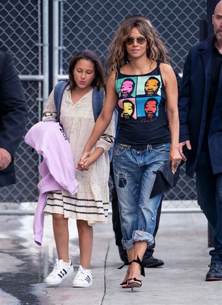 Halle Berry & Daughter Nahla Rock Barbie Pink For Her Birthday: Photos – Hollywood Life