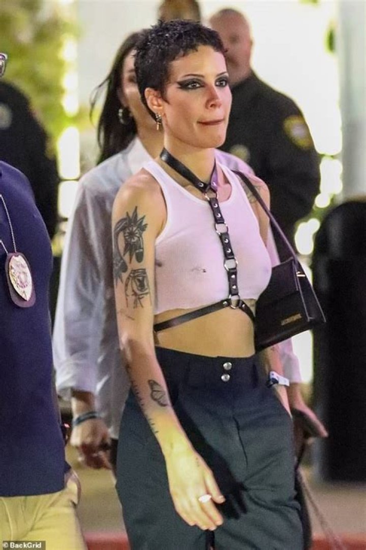 Halsey’s Sheer Skirt At Beyonce’s Paris Fashion Week Party: Photos – Hollywood Life