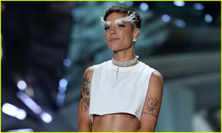 halsey vs fashion show