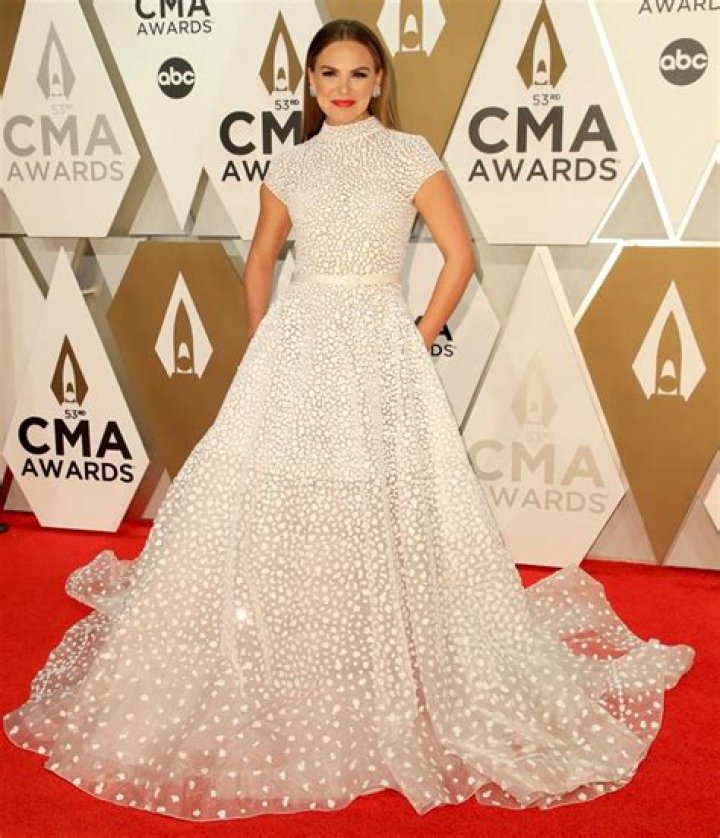 hannah brown cma awards
