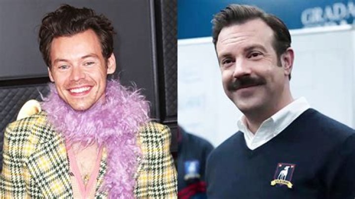 Harry Styles Channels Jason Sudeikis With ‘Ted Lasso’ Mustache: Photo – Hollywood Life