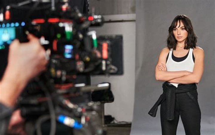 Heart Of Stone. Gal Gadot as Rachel Stone in Heart Of Stone. Cr. John Wilson/Netflix &copy; 2022.