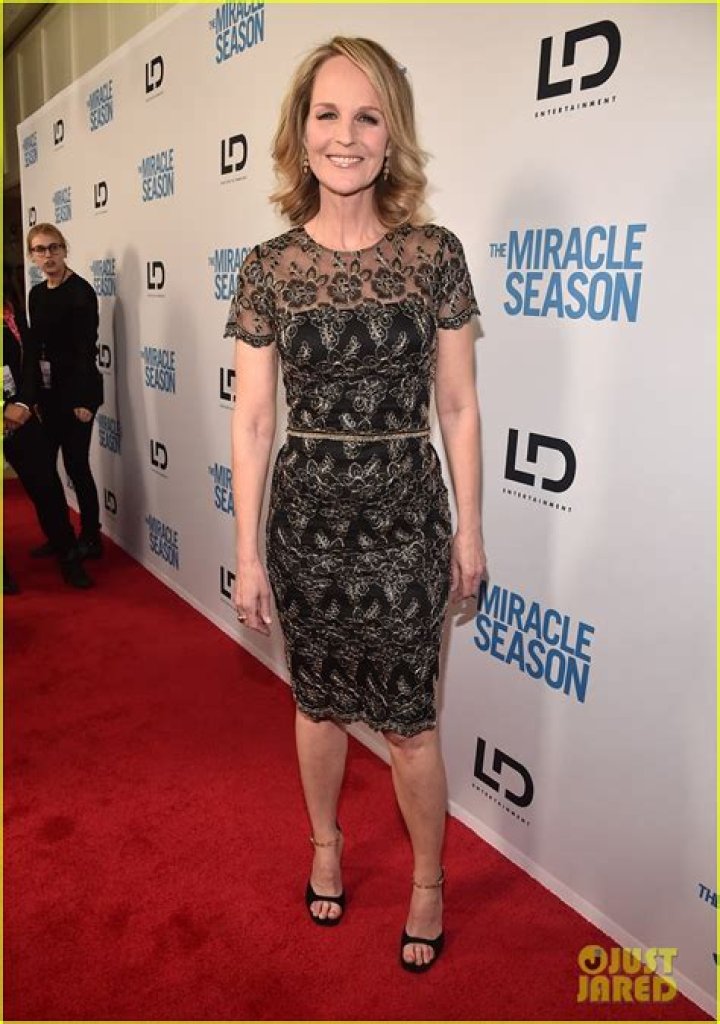 helen hunt dress miracle season