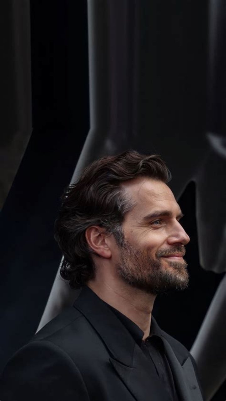 Henry poses at &lsquo;The Witcher&rsquo; premiere