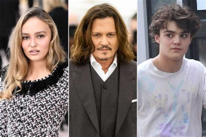 How Johnny Depp Feels 4 Weeks Into Amber Heard Trial After Support From Fans & His Famous Exes