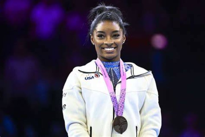 How The ‘SNL’ Cast Reacted To Simone Biles Jokes Backlash – Hollywood Life