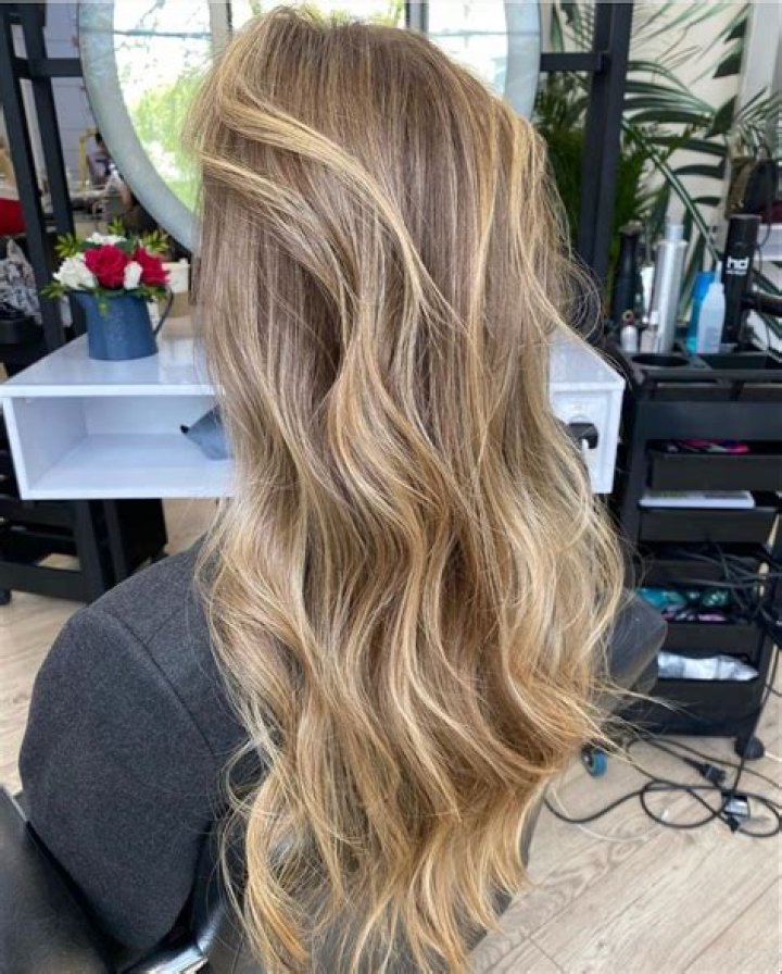 How To Save Blonde Hair From Summer Sun Damage — Colorist Tips – Hollywood Life