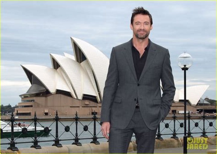 HUGH JACKMANHUGH JACKMAN, SYDNEY AUSTRALIA - JUN 2001