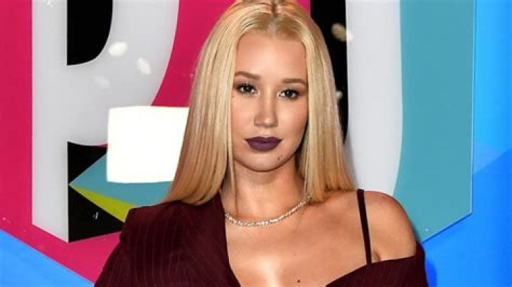 Iggy Azalea Bikini Wardrobe Malfunction