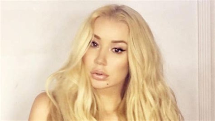 Iggy Azalea Goes Topless In New Sexy Selfies — Pics – Hollywood Life
