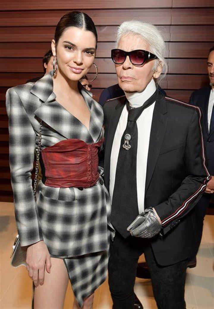 Iman, Bella Hadid & More Mourn – Hollywood Life