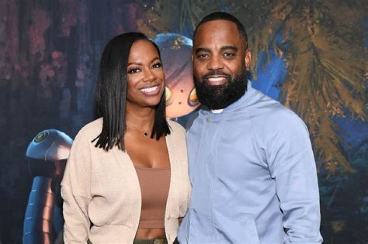Is Kandi Leaving The Group? – Hollywood Life
