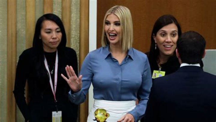 ivanka trump wardrobe malfunction