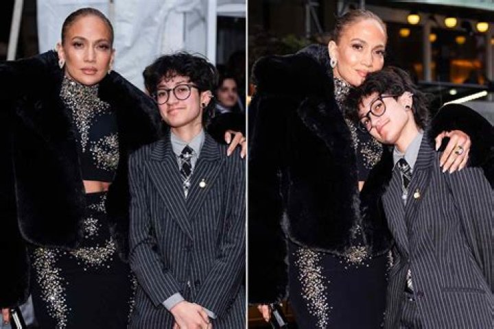 J.Lo & A-Rod Snuggle Up For 1st Selfie Since Breakup Drama While Vacationing In The D.R. — See Pic