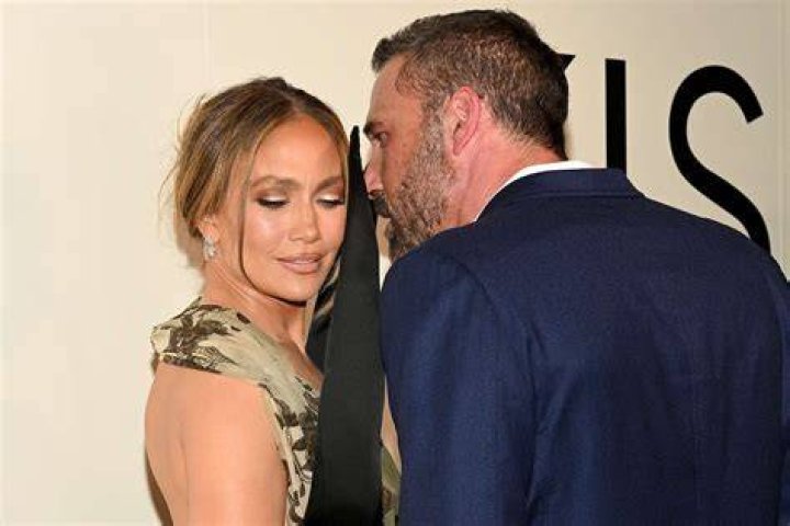 J.Lo & Ben Affleck Kiss Goodbye As She Leaves His Home In CA — Steamy New Photo